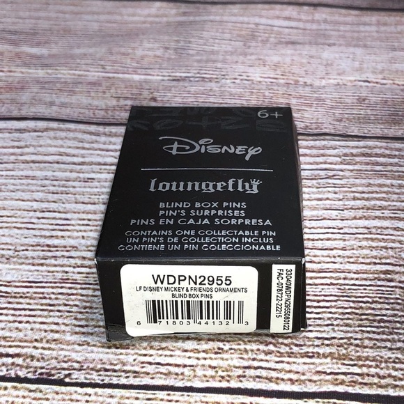 NWT Loungefly Disney Mickey Mouse & Friends Ornament Blind Box Pin - Picture 5 of 6